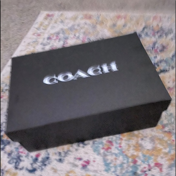 New with tags Coach tennis shoes, size 8.5B - Picture 1 of 7